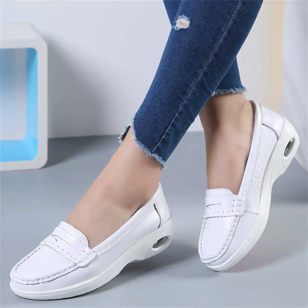 Thick Sole Slipon White Traine - Streetwear Brand Ideas บทวิจารณ์และราคา